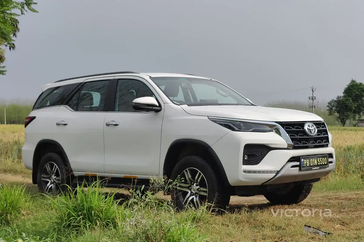 Fortuner Car Rental in Punjab